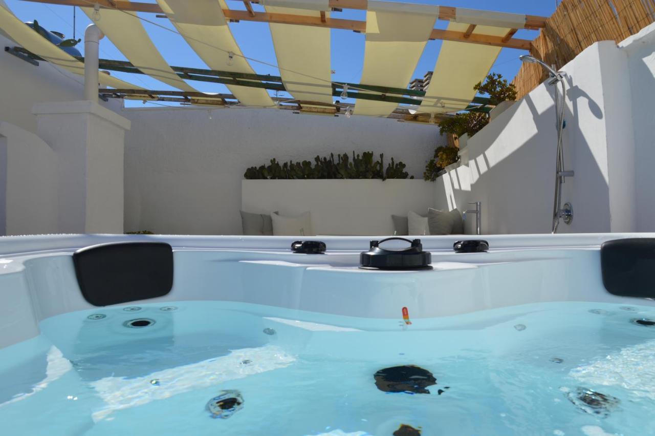 Ostuni 21Mqsuitehomes, Appartamento Con Mini Piscina Privata, Appartamenti Con Vasca Idromassaggio & Appartamenti Standard Eksteriør bilde