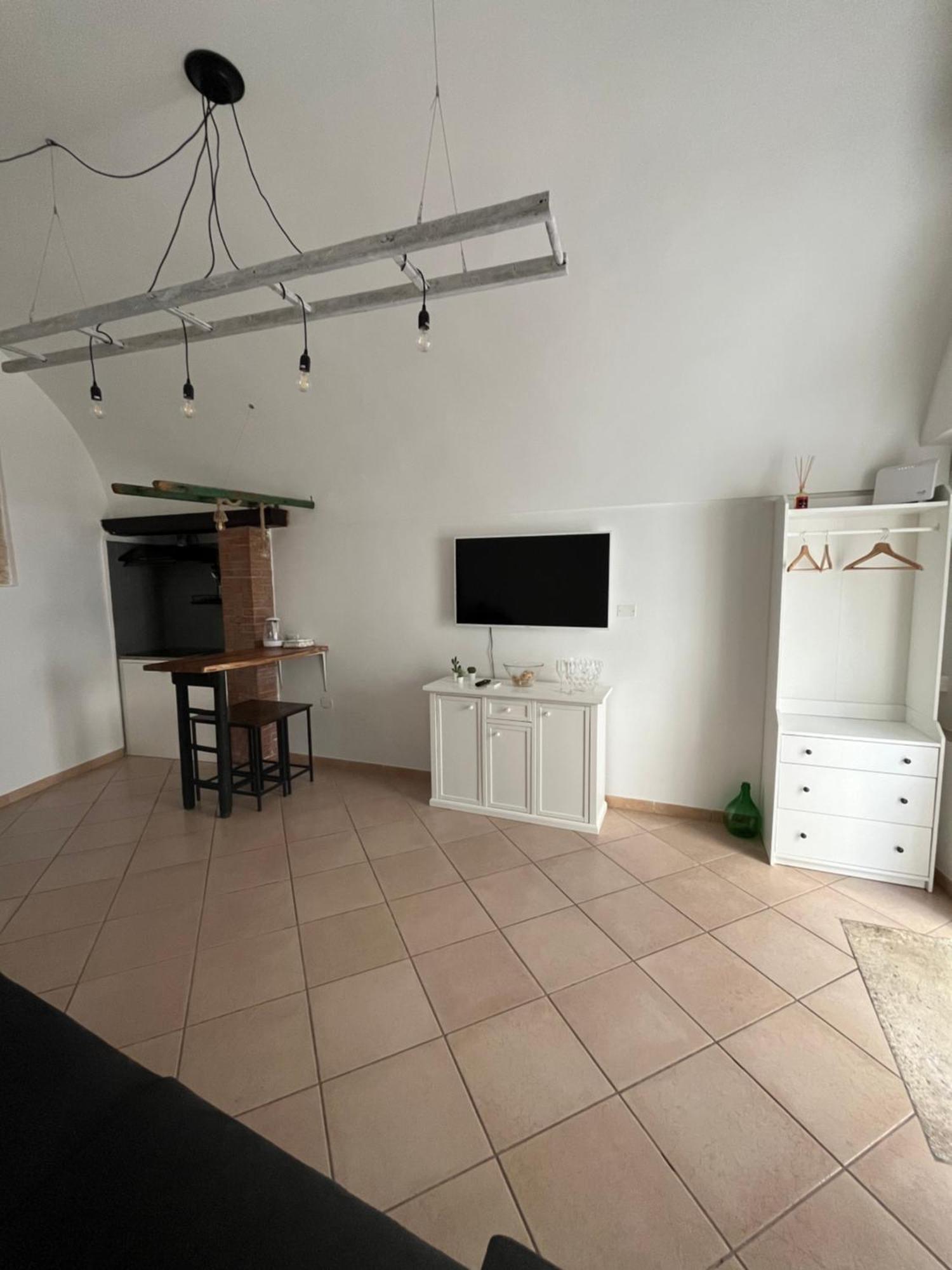 Ostuni 21Mqsuitehomes, Appartamento Con Mini Piscina Privata, Appartamenti Con Vasca Idromassaggio & Appartamenti Standard Eksteriør bilde